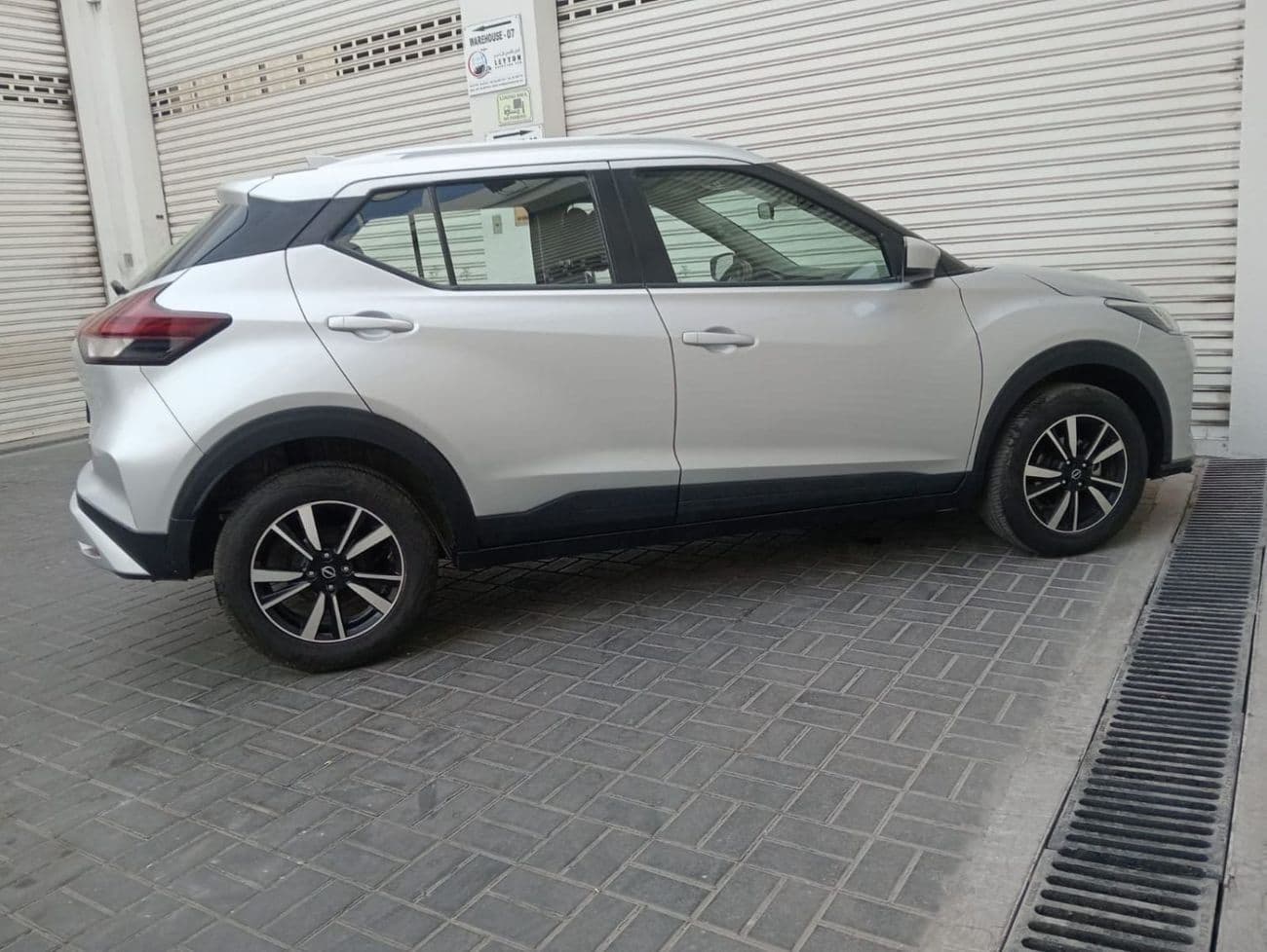 2024 Nissan Kicks SV thumbnail 3