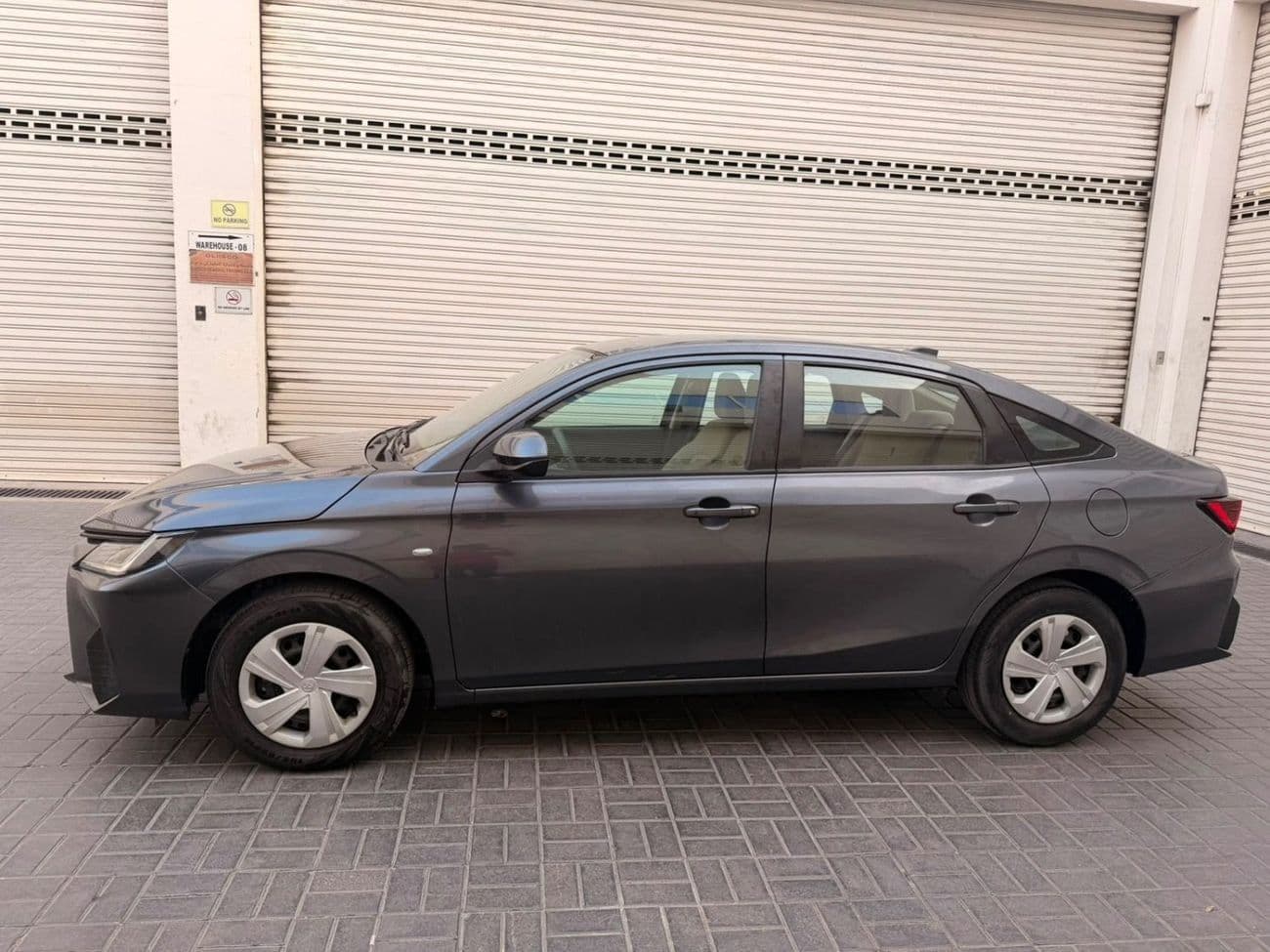 2023 Toyota Yaris E thumbnail 6
