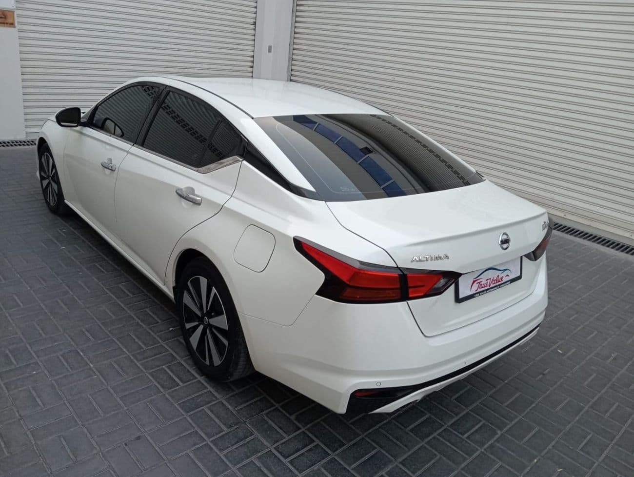 2020 Nissan Altima SV thumbnail 3