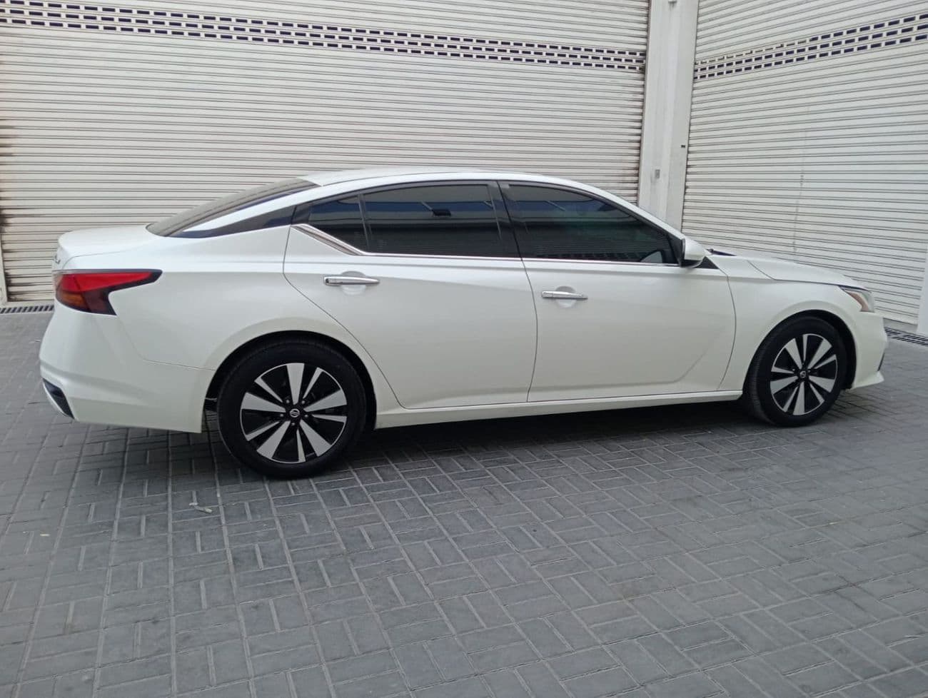 2020 Nissan Altima SV thumbnail 5