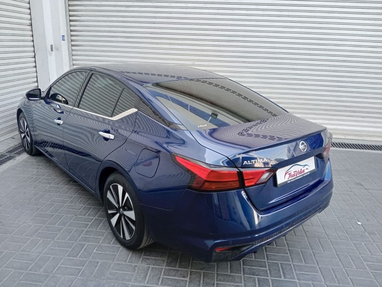 2021 Nissan Altima SV thumbnail 2