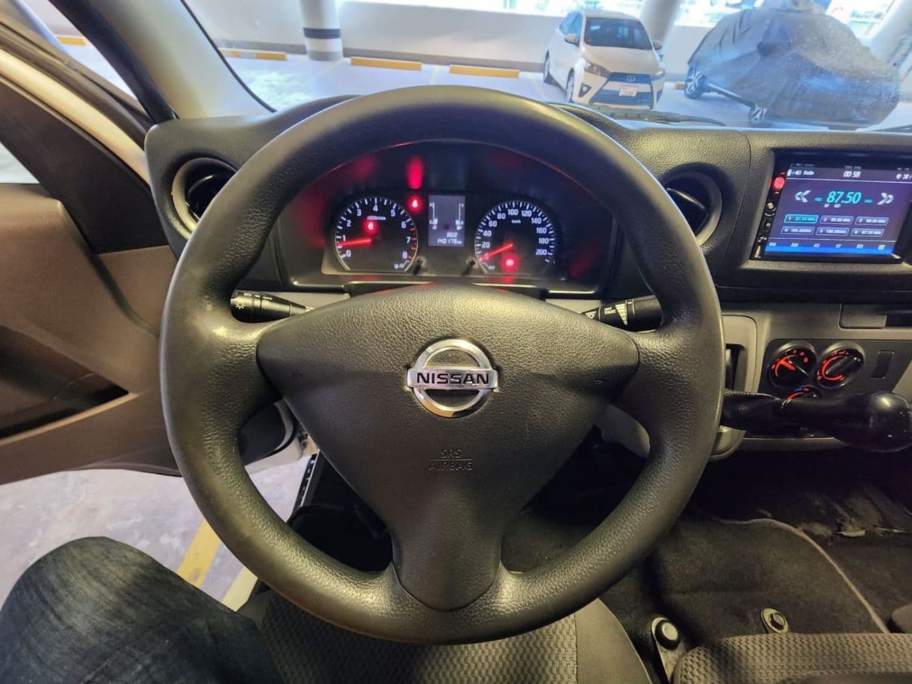 2021 Nissan Urvan STANDARD thumbnail 8