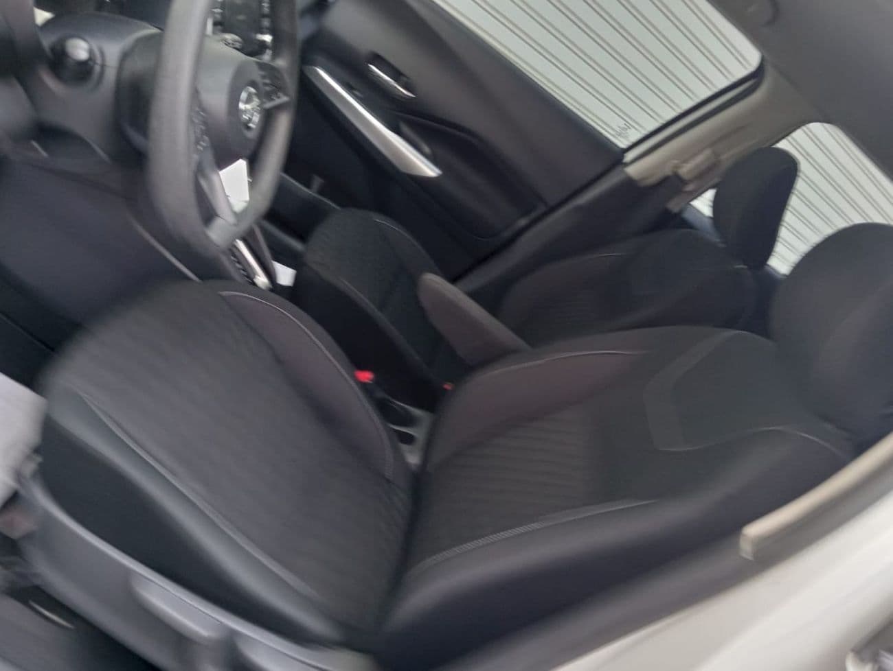 2022 Nissan Kicks SV thumbnail 6