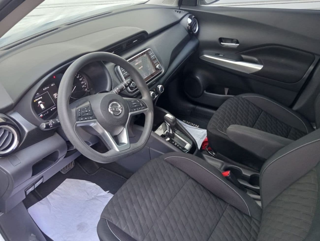 2022 Nissan Kicks SV thumbnail 8