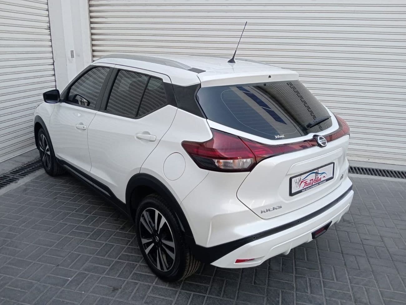 2022 Nissan Kicks SV thumbnail 3