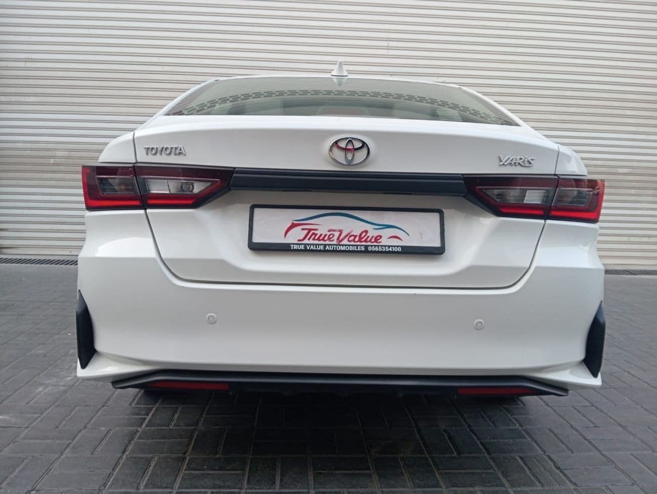 2023 Toyota Yaris E thumbnail 4