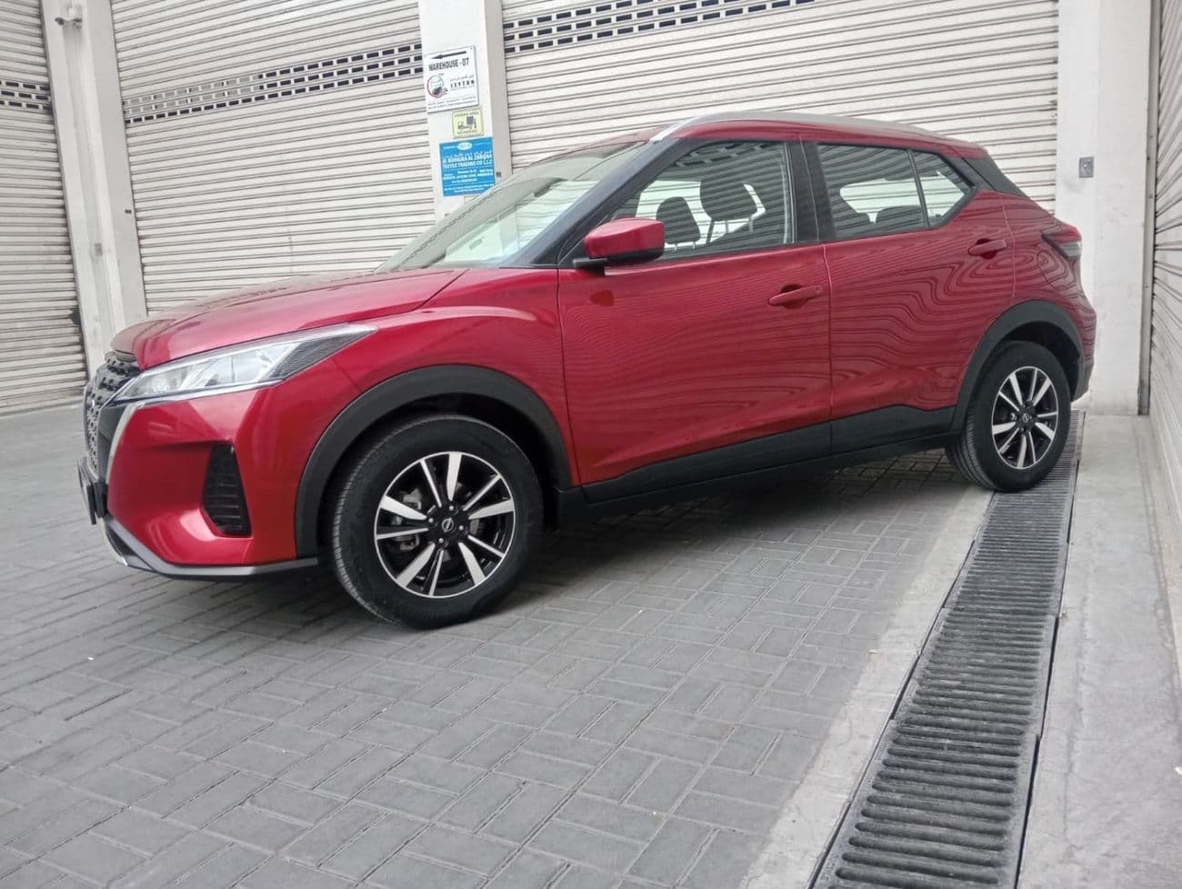 2024 Nissan Kicks SV thumbnail 5