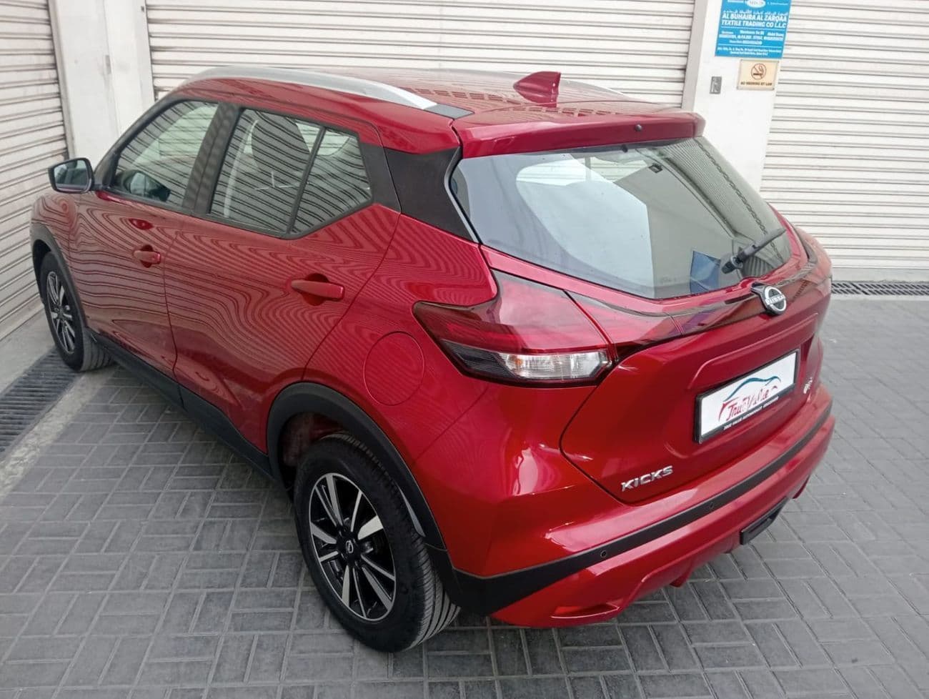 2024 Nissan Kicks SV thumbnail 4