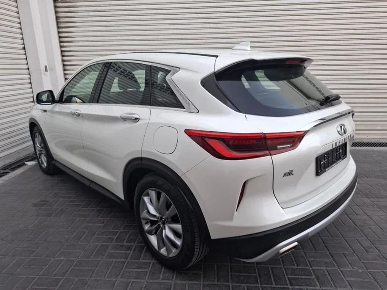2021 Infiniti QX50 LUXE SENSORY thumbnail 4