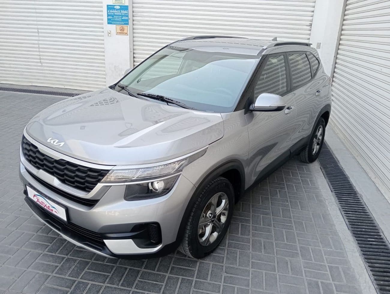 2022 Kia Seltos EX thumbnail 2