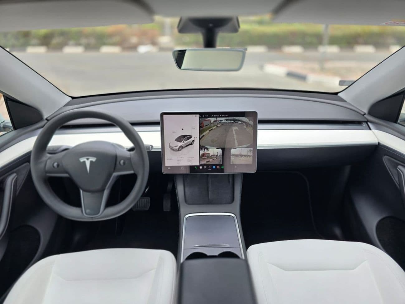 2024 Tesla Model Y LONG RANGE thumbnail 5