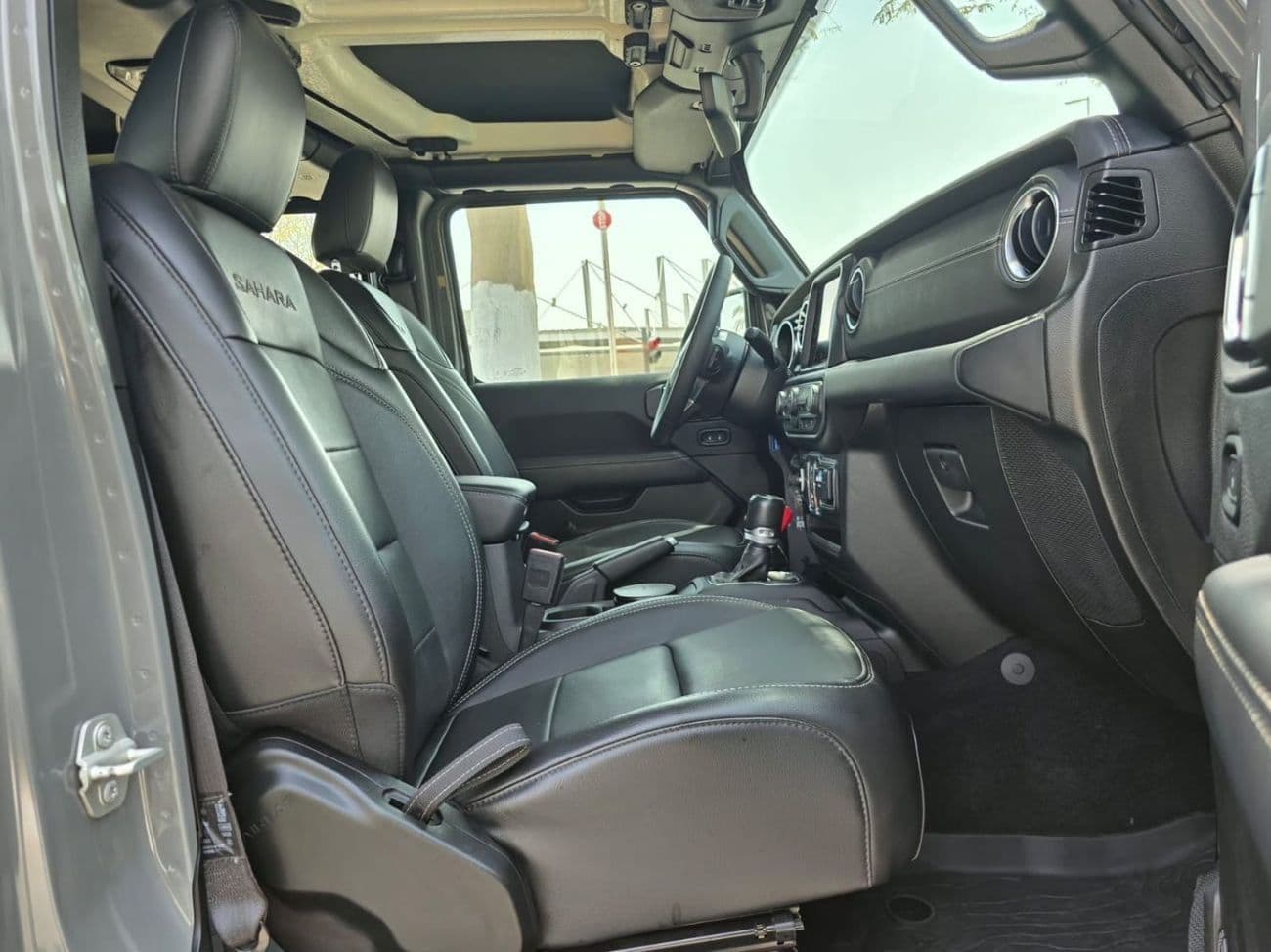 2023 Jeep Wrangler Unlimited SAHARA thumbnail 7