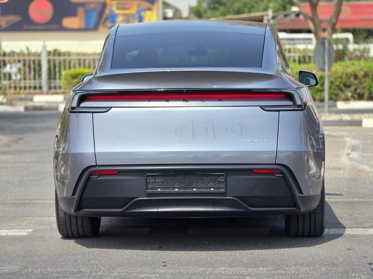 2026 Tesla Model Y LONG RANGE thumbnail 4