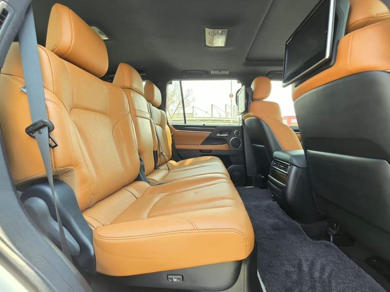 2021 Lexus LX570 SIGNATURE thumbnail 8