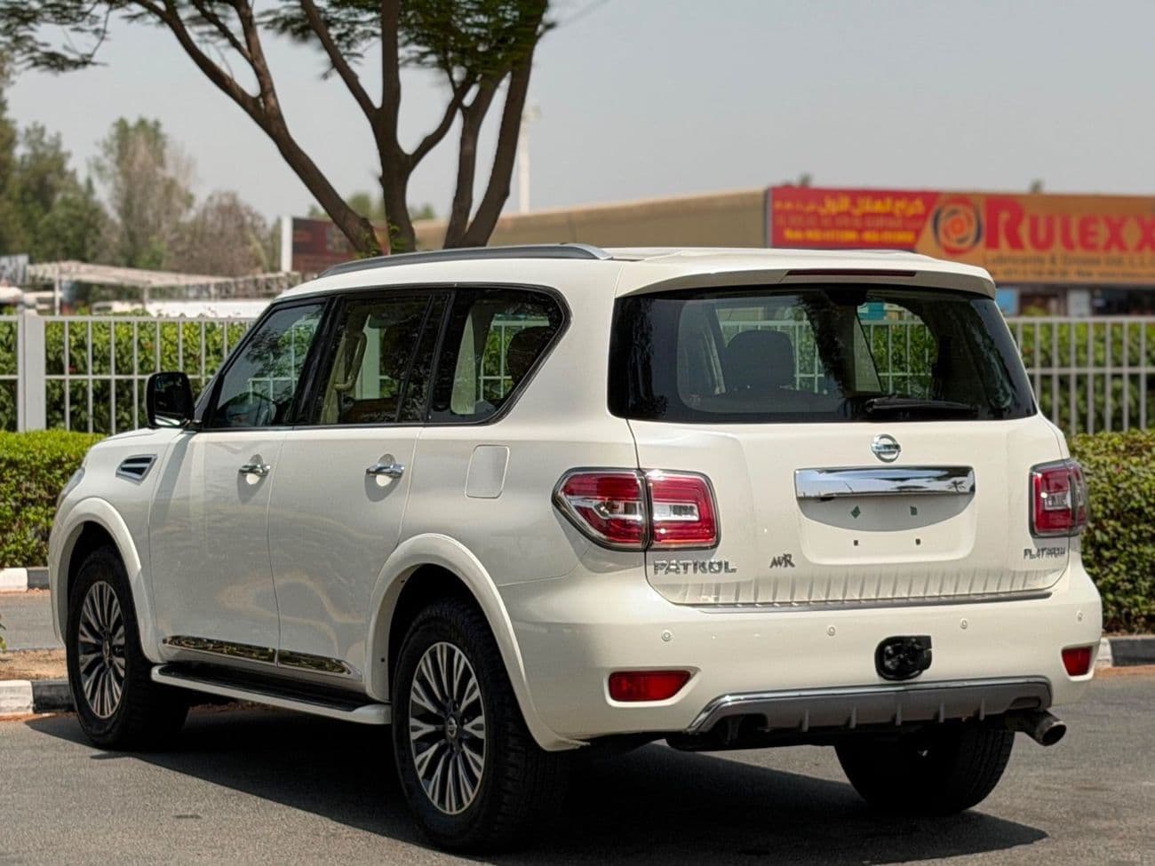 2019 Nissan Patrol SE PLATINUM CITY thumbnail 5