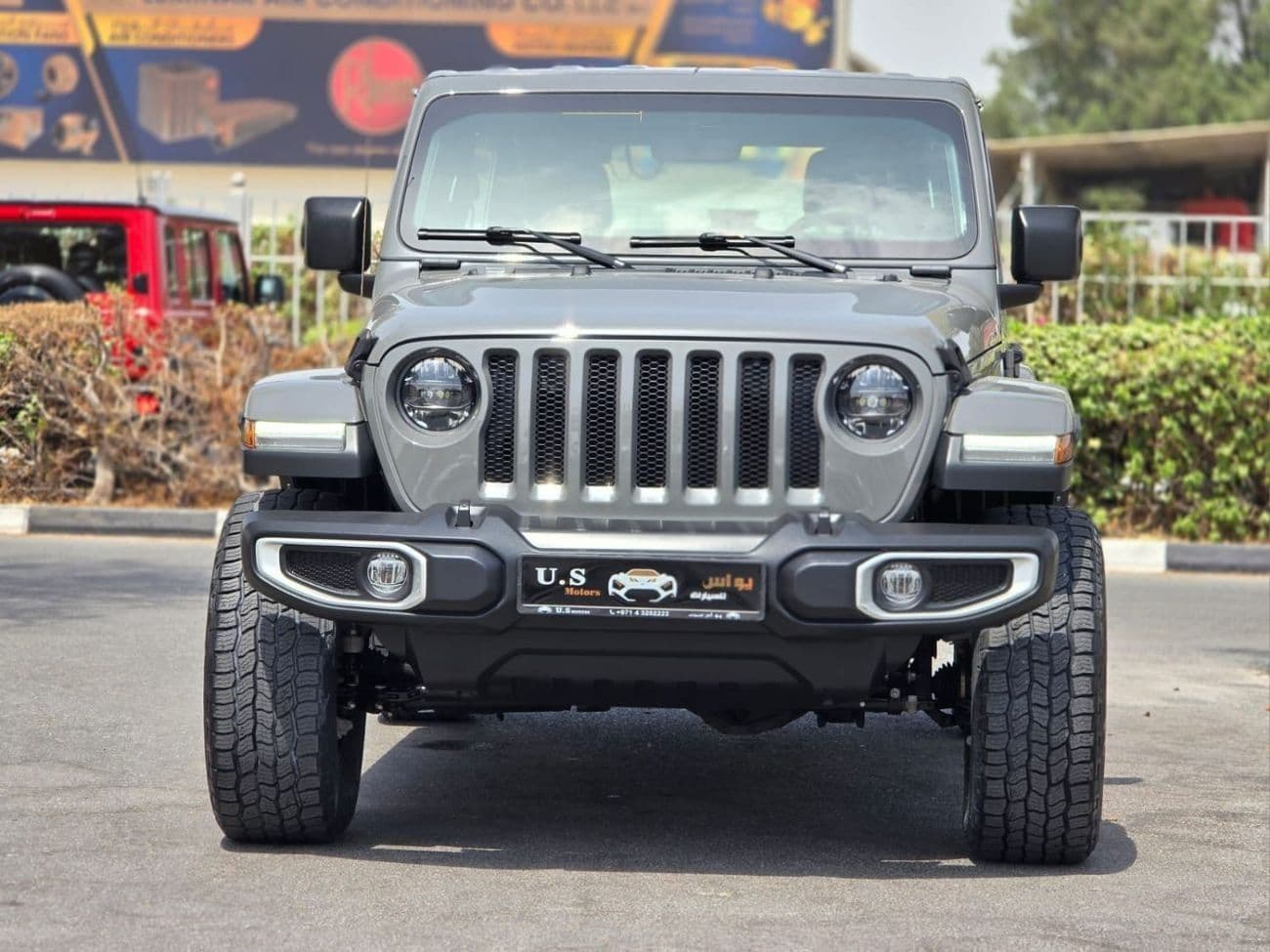 2023 Jeep Wrangler Unlimited SAHARA thumbnail 3
