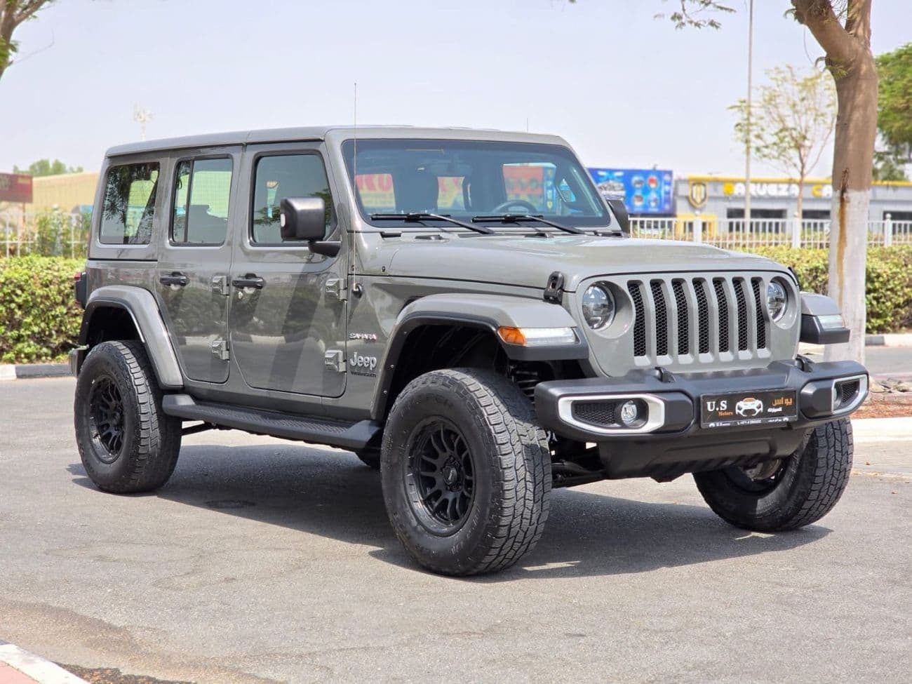 2023 Jeep Wrangler Unlimited SAHARA thumbnail 2