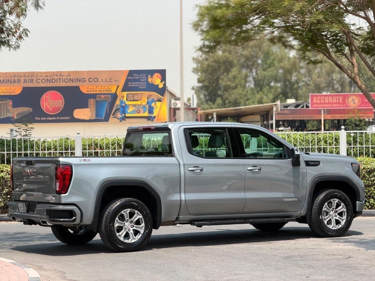 2024 GMC Sierra 1500 CREWCAB SLE thumbnail 3
