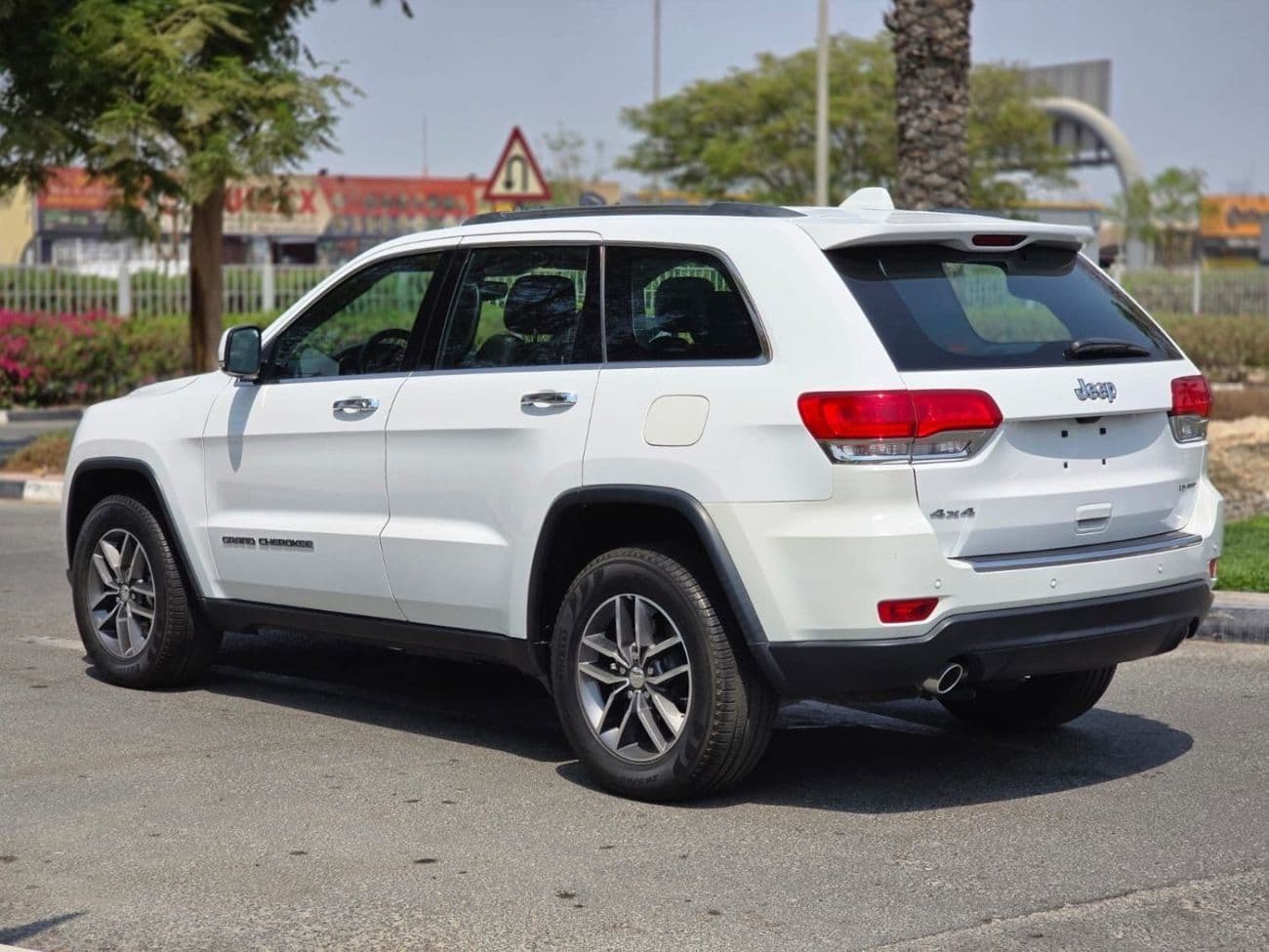 2018 Jeep Grand Cherokee LIMITED thumbnail 5