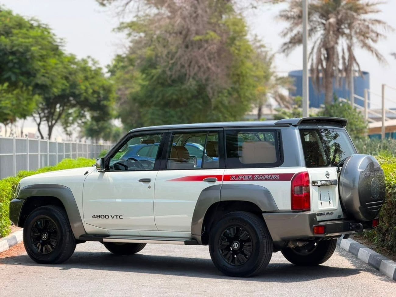 2020 Nissan Patrol SUPER SAFARI thumbnail 3