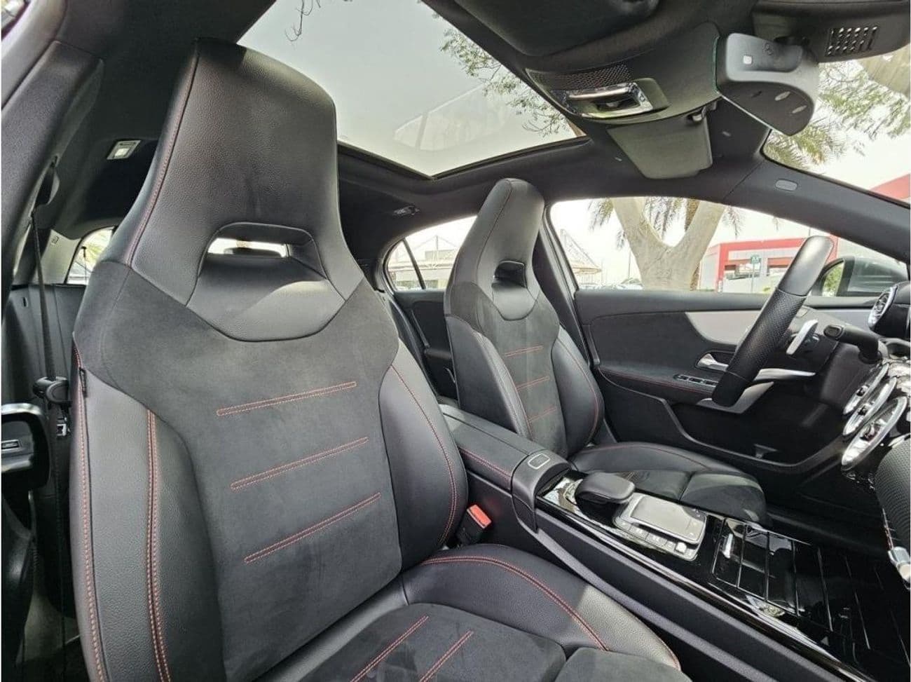2022 Mercedes Benz A200 PREMIUM PLUS thumbnail 5
