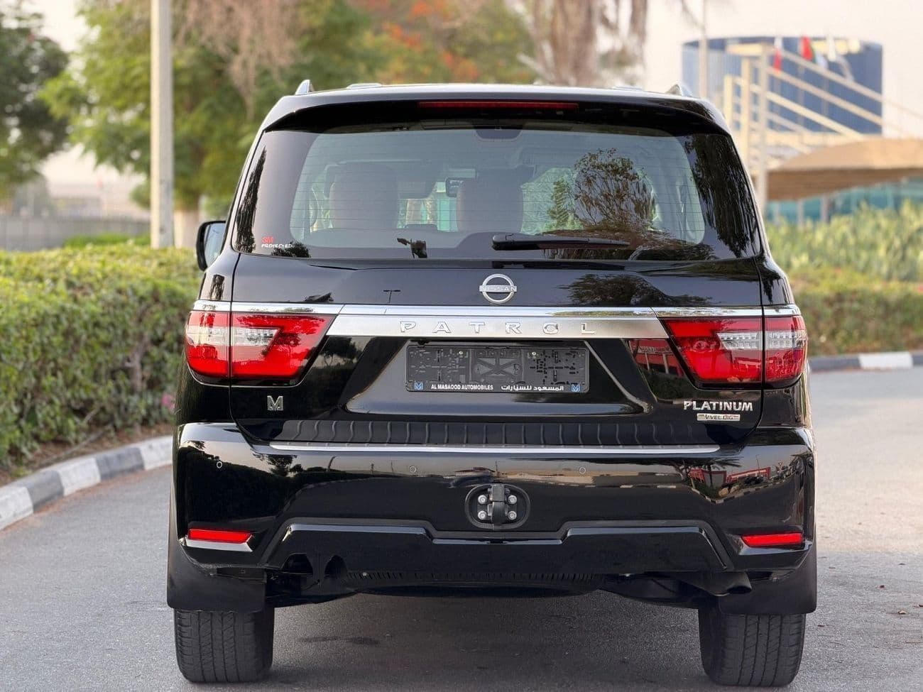 2024 Nissan Patrol LE PLATINUM CITY thumbnail 5