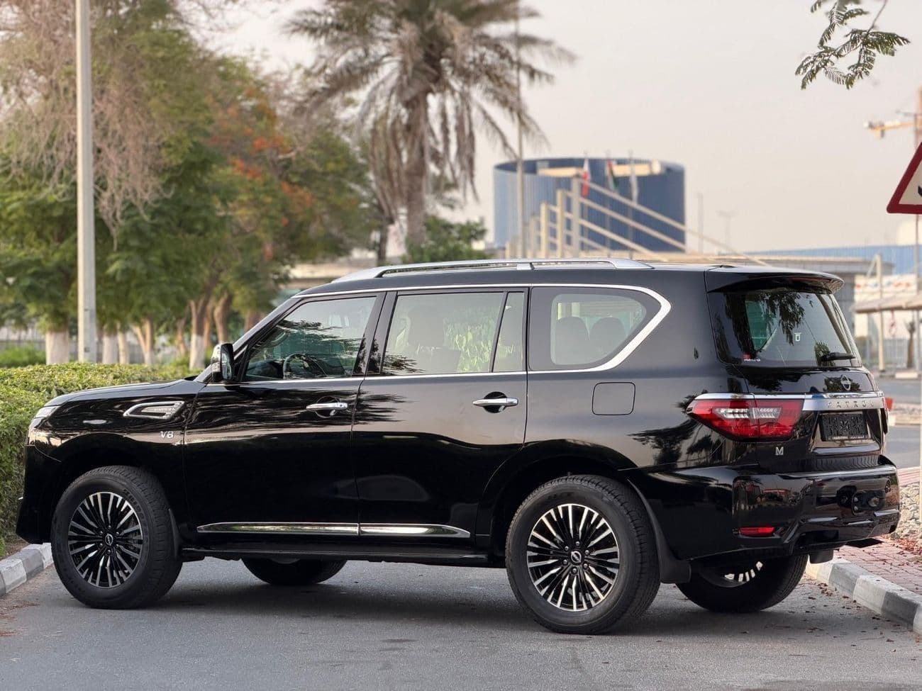 2024 Nissan Patrol LE PLATINUM CITY thumbnail 6