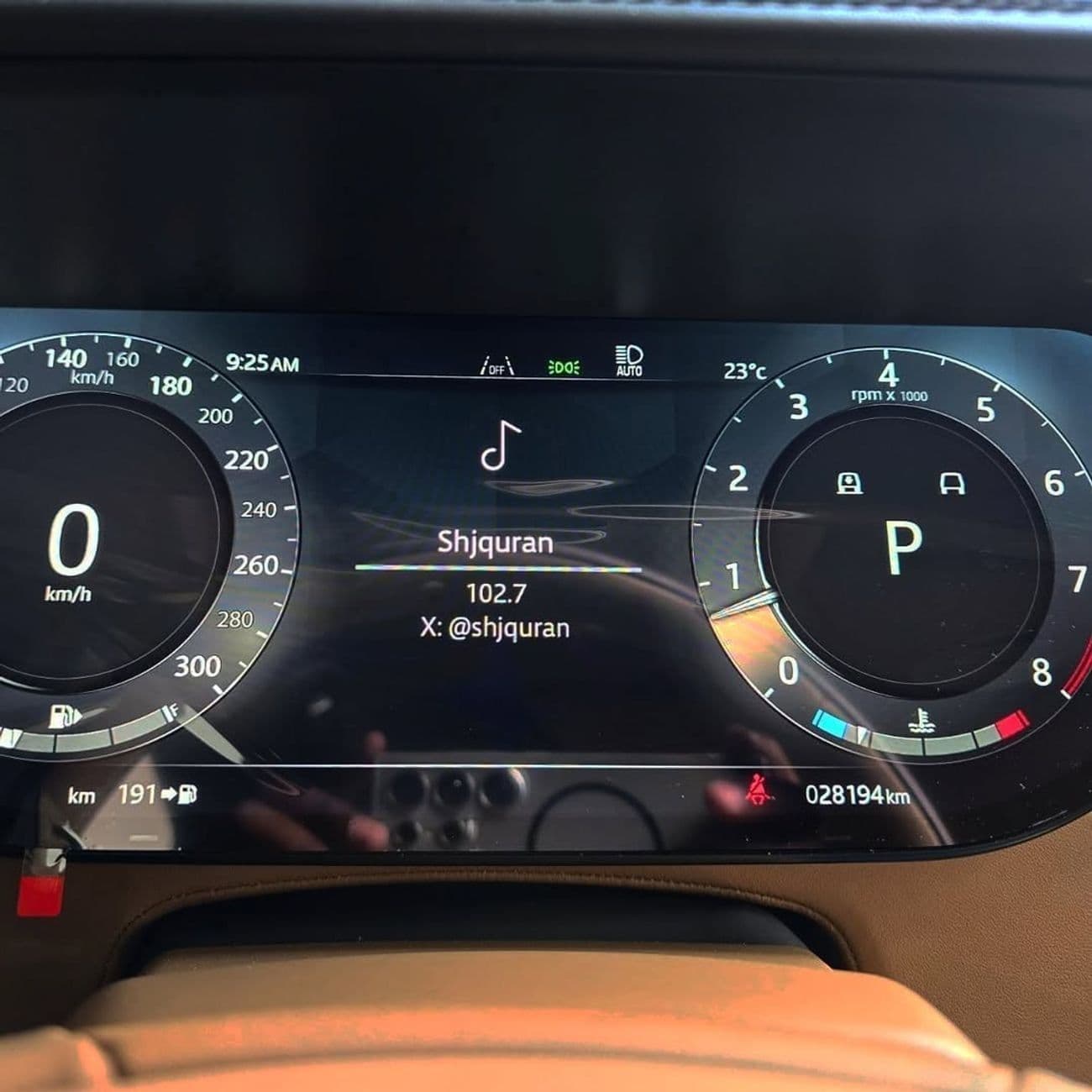 2025 Land Rover Range Rover HSE P400 thumbnail 3