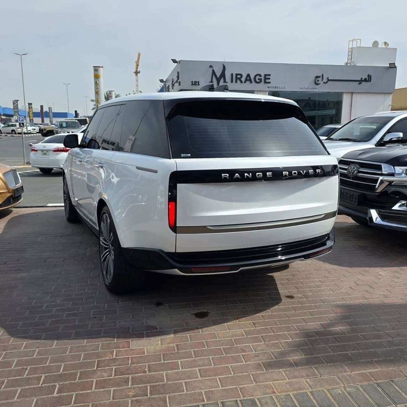 2025 Land Rover Range Rover HSE P400 thumbnail 8