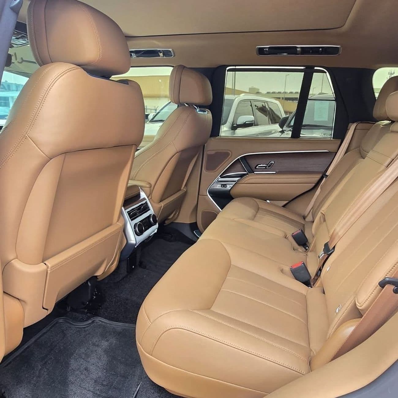 2025 Land Rover Range Rover HSE P400 thumbnail 7