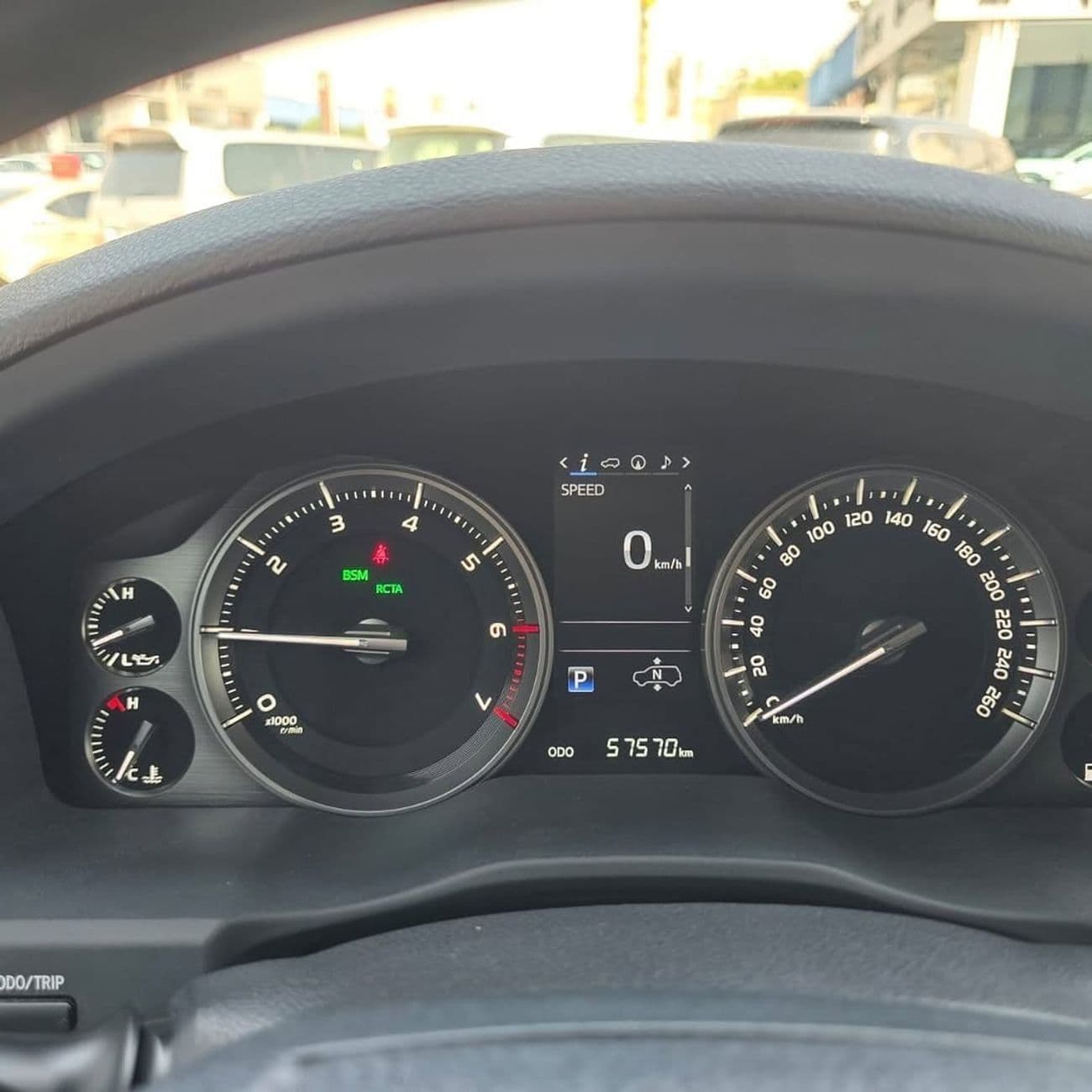 2020 Toyota Land Cruiser VXR thumbnail 3