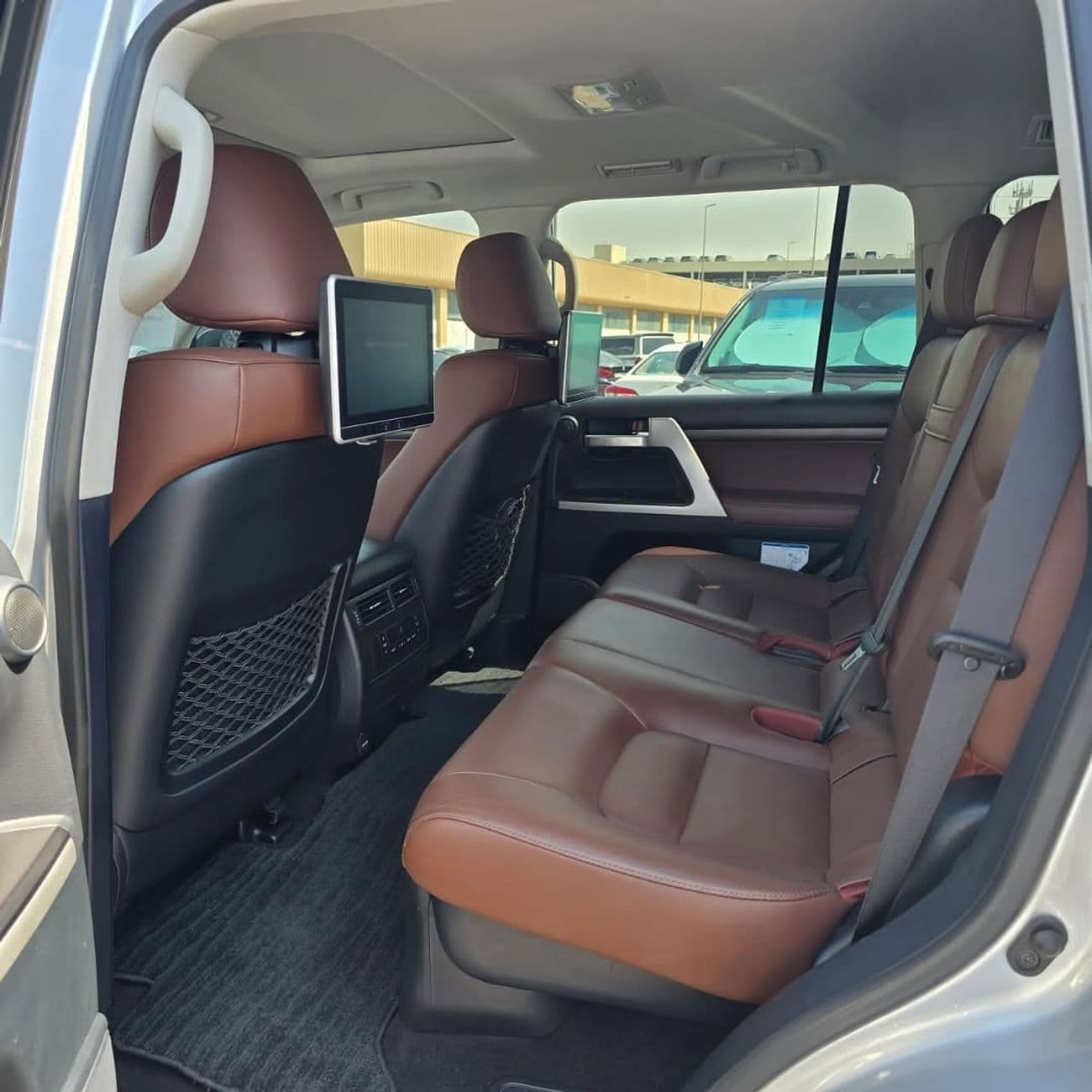 2020 Toyota Land Cruiser VXR thumbnail 7