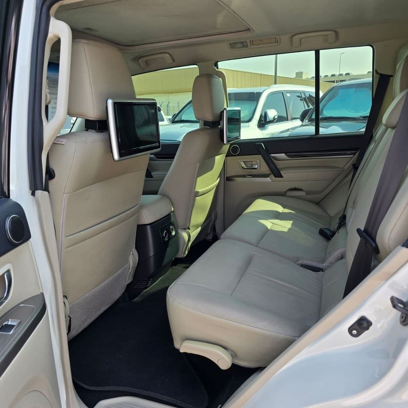 2018 Mitsubishi Pajero GLS H/L PLATINUM thumbnail 7