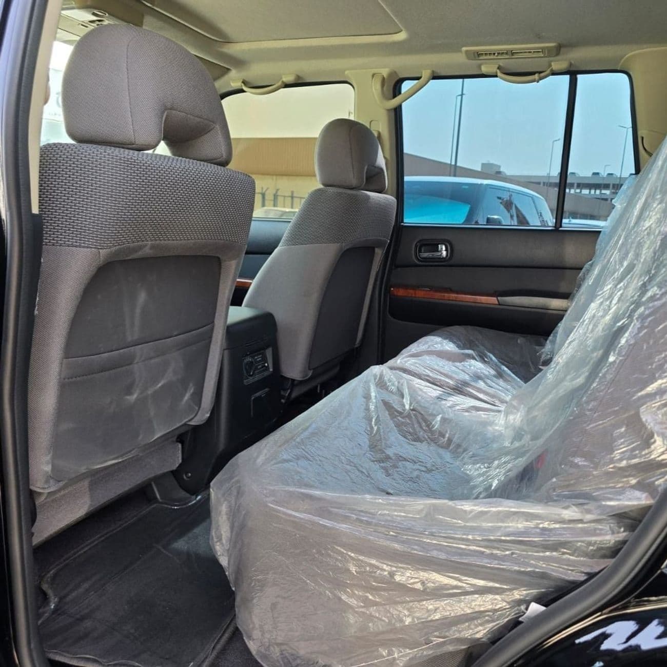 2024 Nissan Patrol SUPER SAFARI thumbnail 7