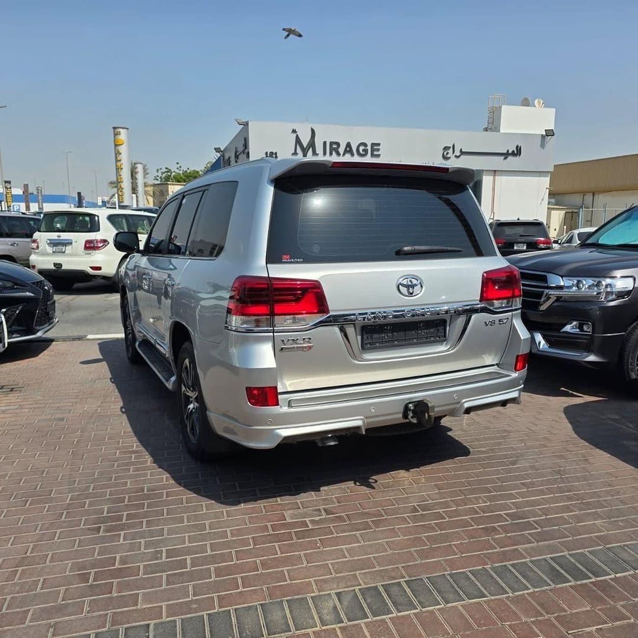 2020 Toyota Land Cruiser VXR thumbnail 8
