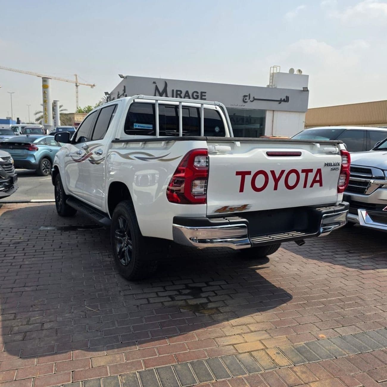 2025 Toyota Hilux SR5 2.7 PETROL MANUAL DOUBLE CABIN thumbnail 6