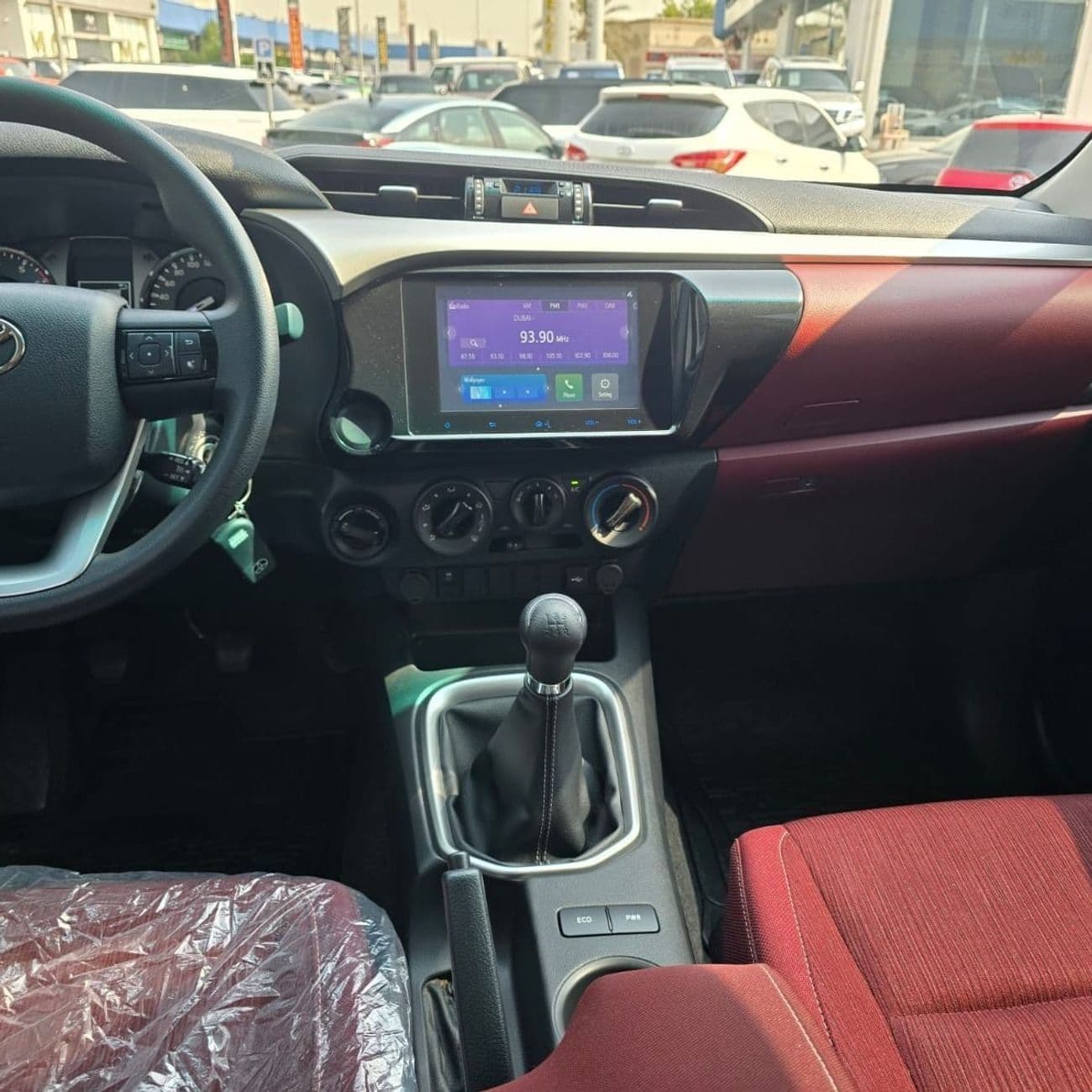 2025 Toyota Hilux SR5 2.7 PETROL MANUAL DOUBLE CABIN thumbnail 3
