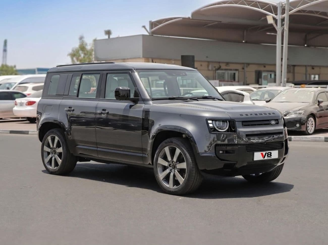 2026 Land Rover Defender 110 thumbnail 3
