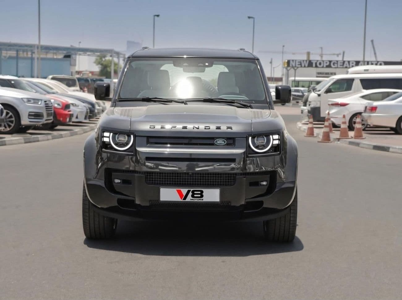 2026 Land Rover Defender 110 thumbnail 2