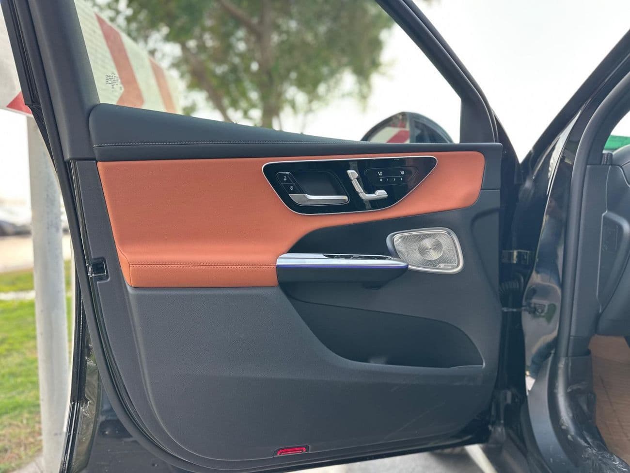 2026 Mercedes Benz GLC 300 4MATIC thumbnail 4