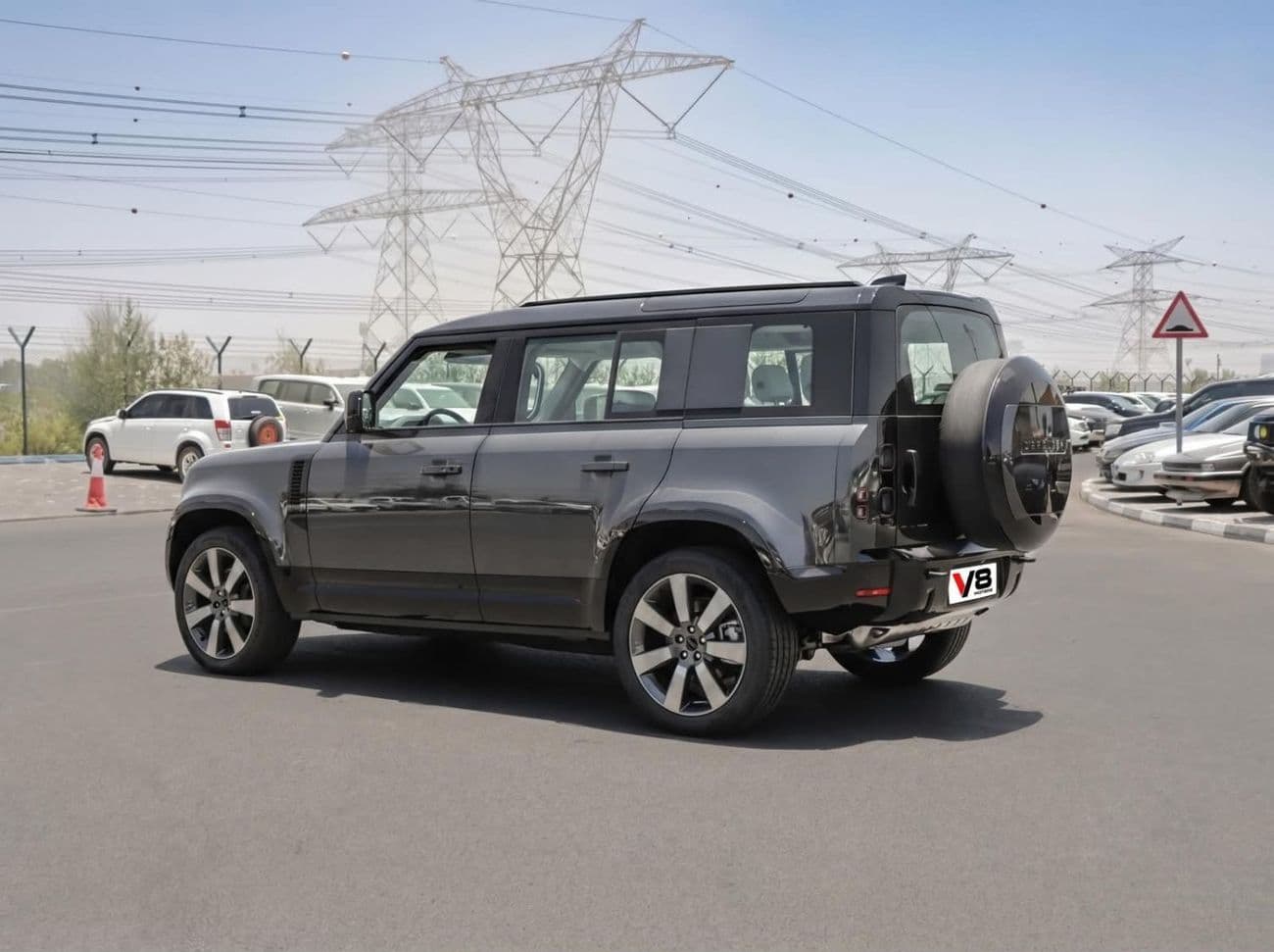 2026 Land Rover Defender 110 thumbnail 6