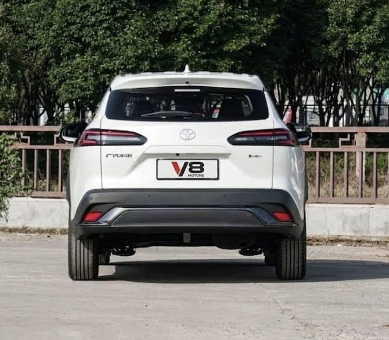 2026 Toyota Frontlander Luxury thumbnail 3