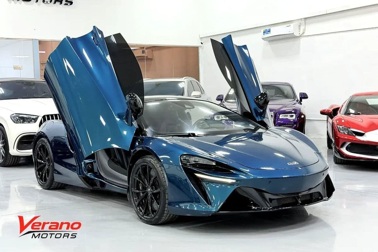 2023 McLaren Artura STANDARD thumbnail 2