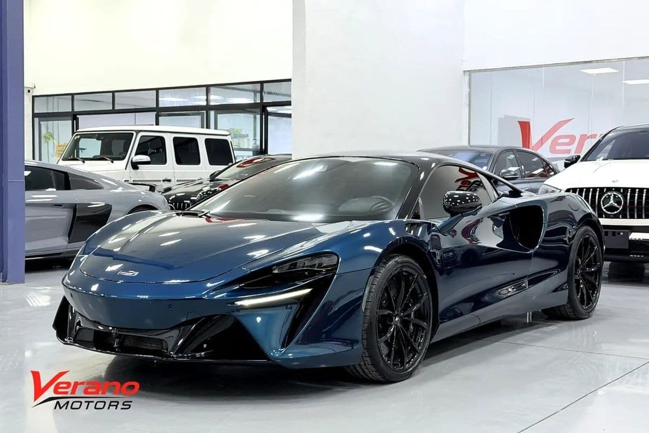 2023 McLaren Artura STANDARD thumbnail 4