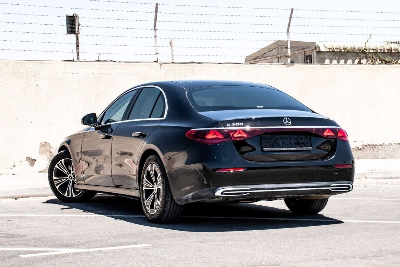 2025 Mercedes Benz E200 STANDARD thumbnail 4