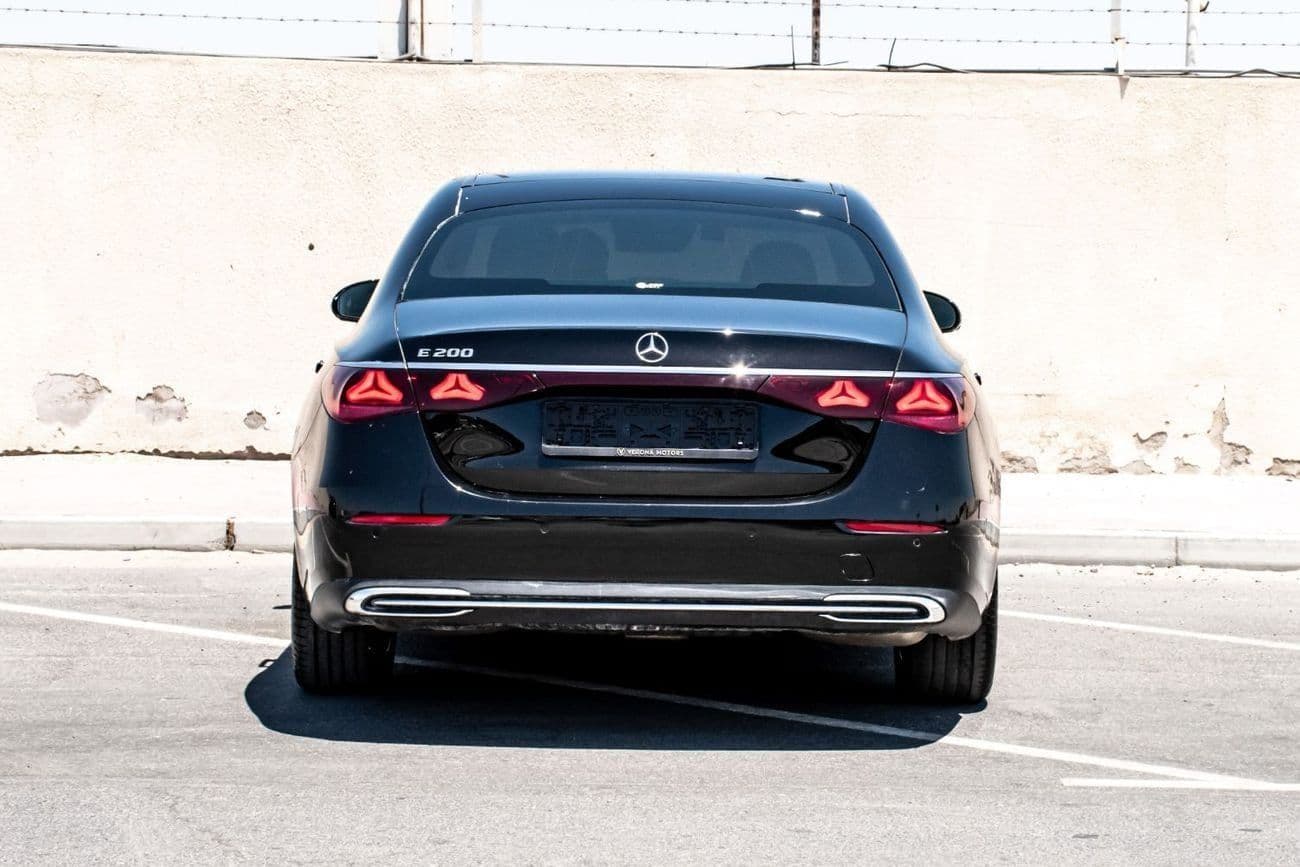 2025 Mercedes Benz E200 STANDARD thumbnail 5
