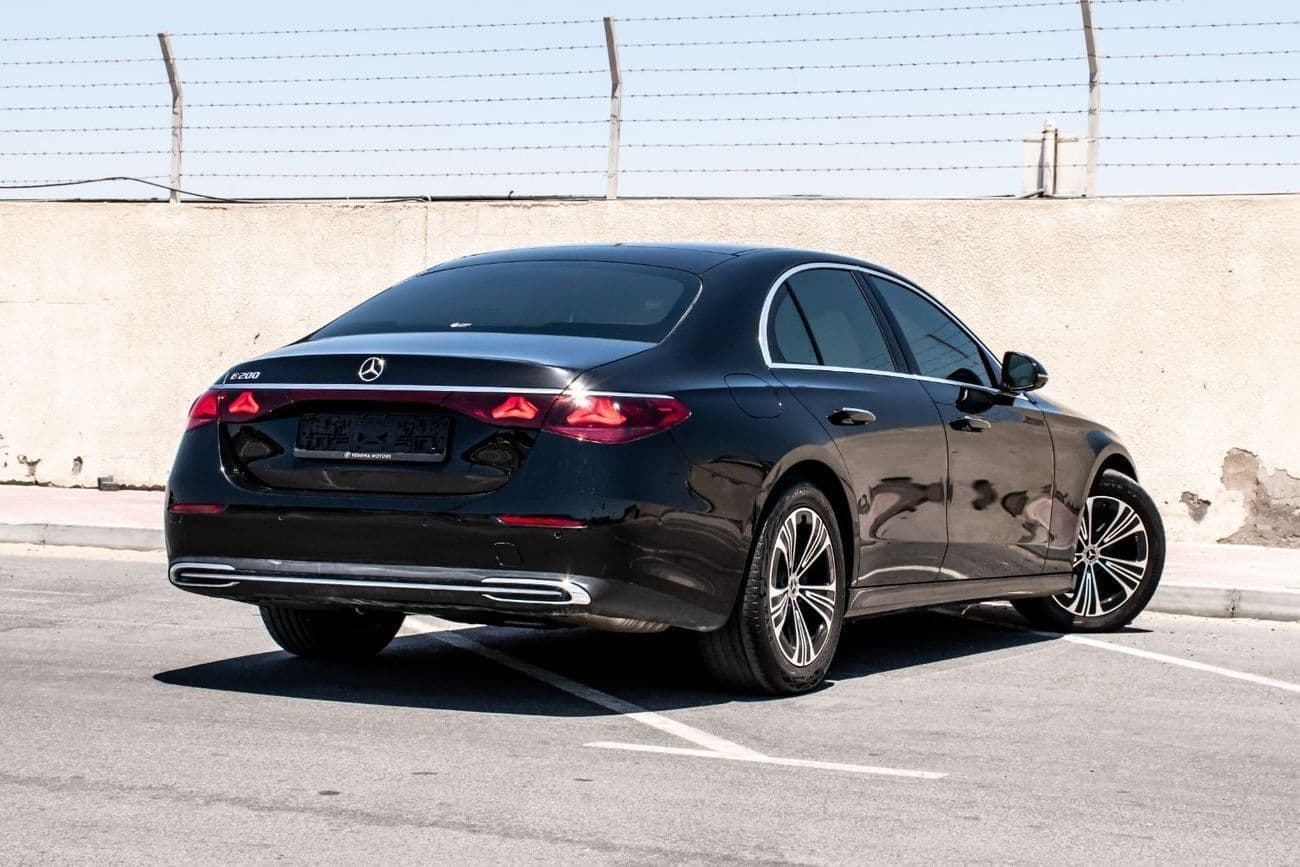 2025 Mercedes Benz E200 STANDARD thumbnail 3