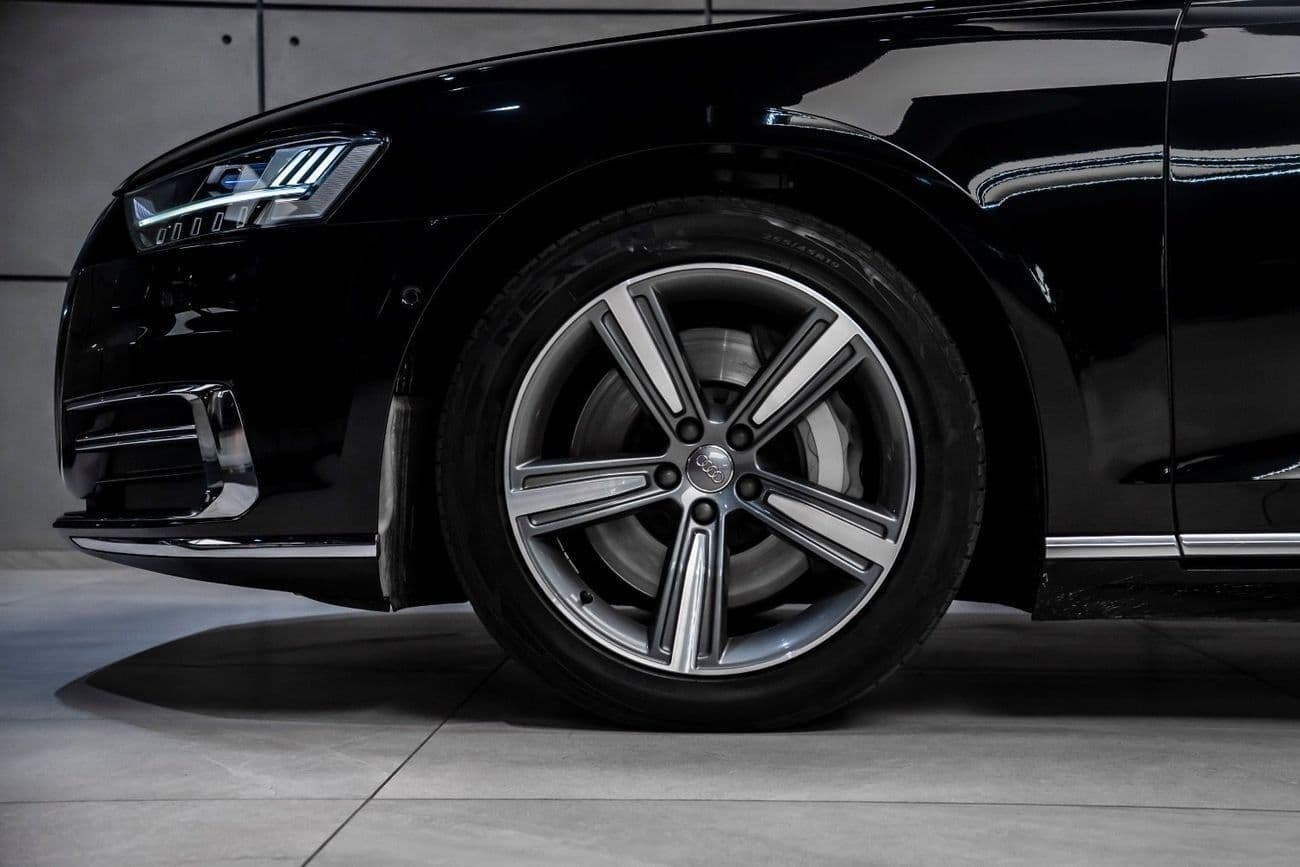 2019 Audi A8 55 TFSI LWB thumbnail 5