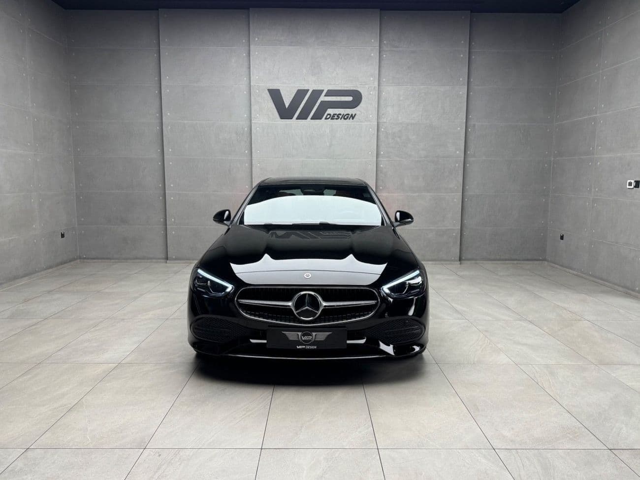 2025 Mercedes Benz C200 STANDARD thumbnail 4