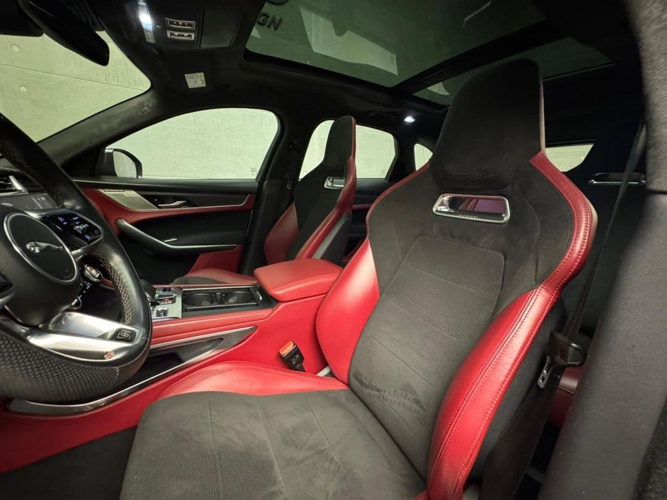 2021 Jaguar F PACE SVR thumbnail 8